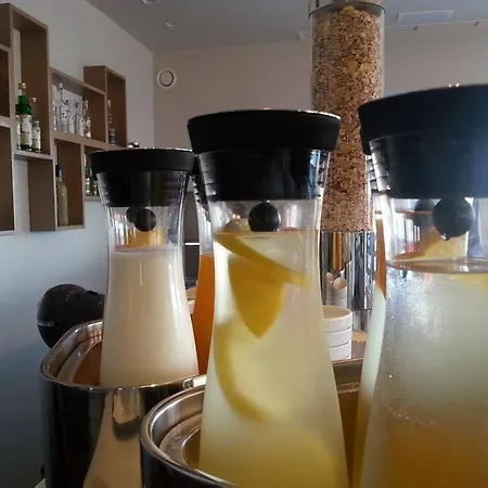 Grotta Ξενοδοχείο 2*