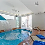 Grotta Hotel 2*