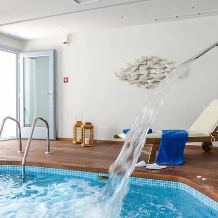 Grotta Hotel 2*