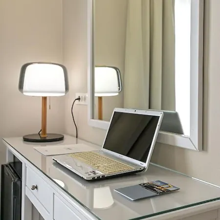 Grotta Hotel 2*