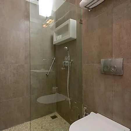 Grotta Hotel